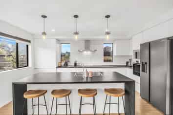 102 Petries Road, Woodend