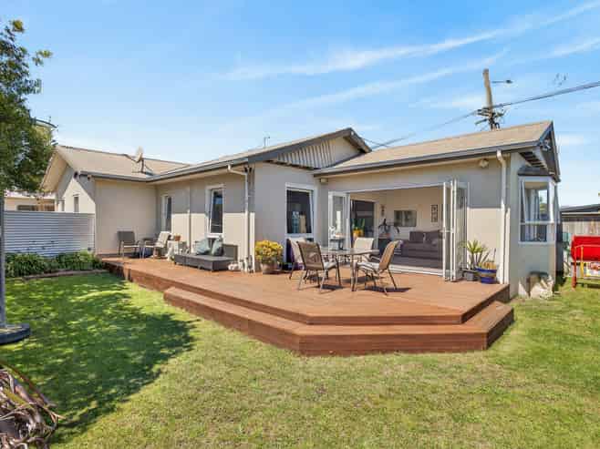 319 Estuary Road, South New Brighton