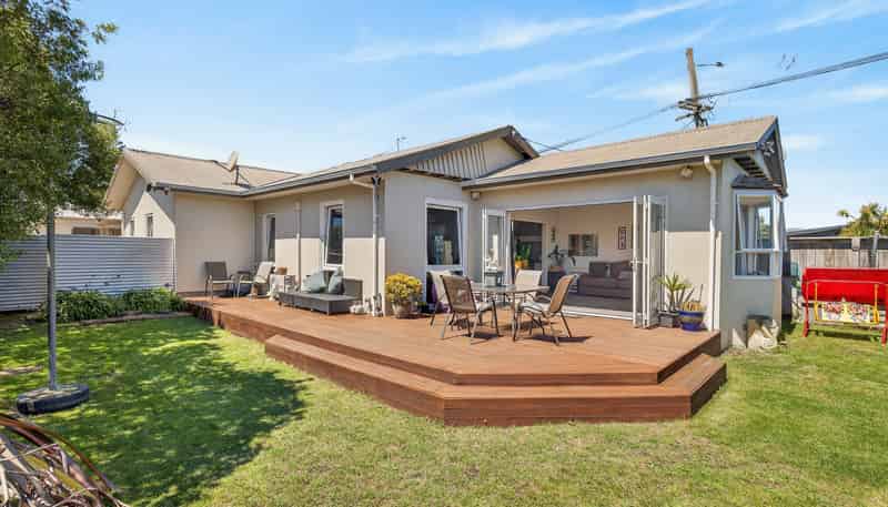 319 Estuary Road, South New Brighton