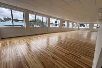 Refurbished Level One Office | 139 m2