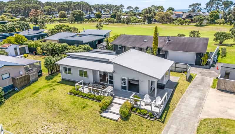 147 The Fairway, Matarangi