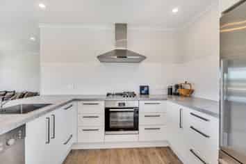 147 The Fairway, Matarangi