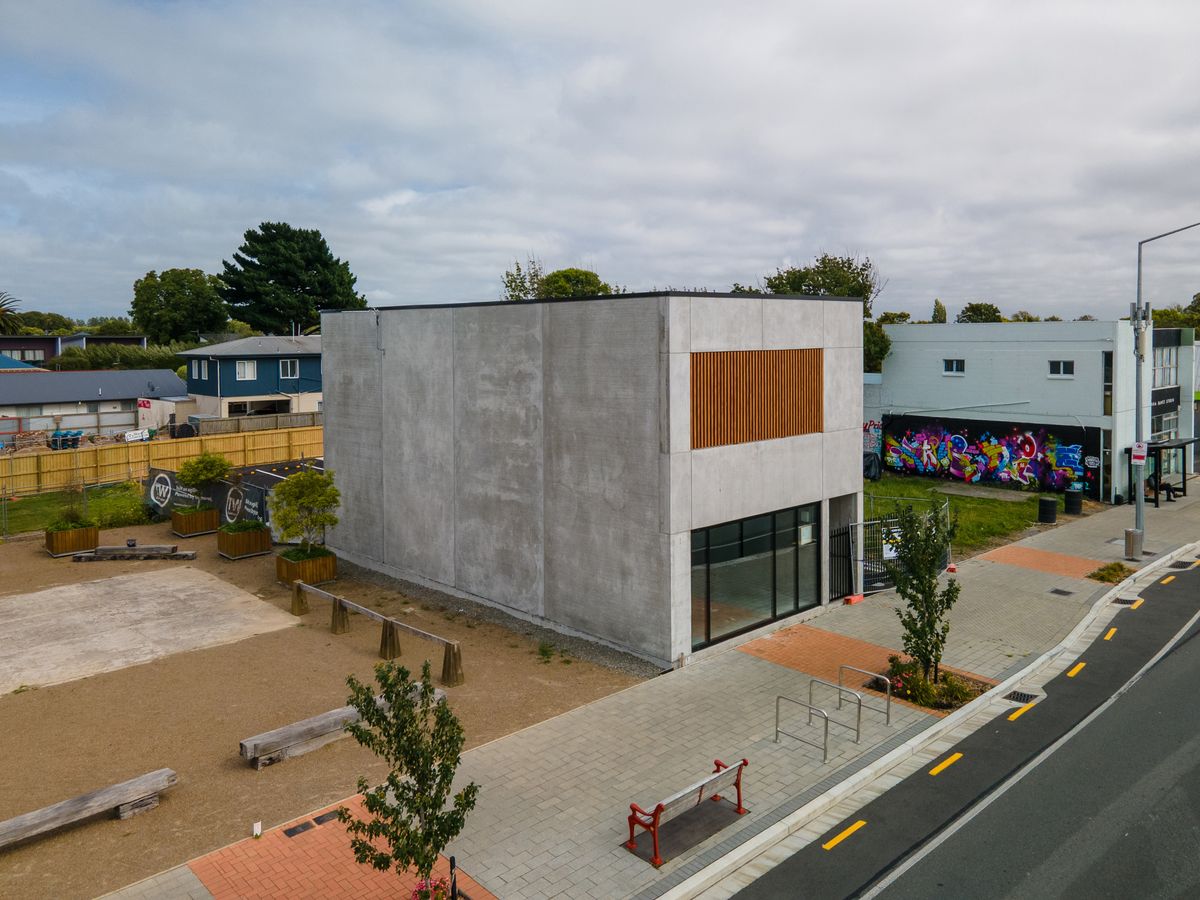 Brand New, Well Designed Commercial Premises – pohled 3