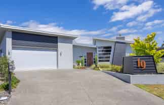 19 Shalimar Place, Huntington