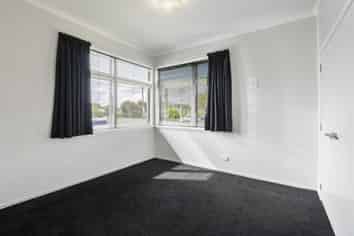 36 Stewart Street, Marton