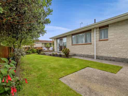 30B Tukapa Street, Westown