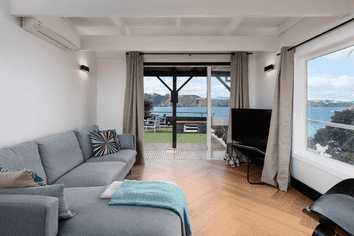 90 Evans Bay Parade, Roseneath