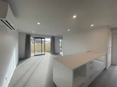 8/49 Mclean Street , Linwood