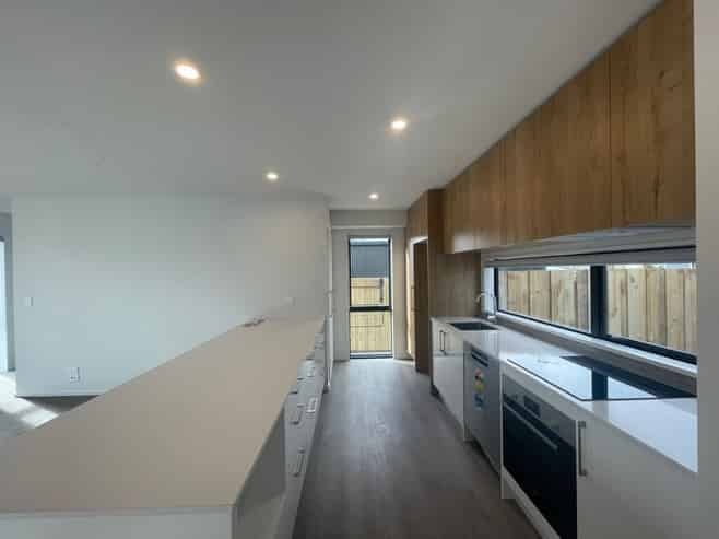 8/49 Mclean Street , Linwood