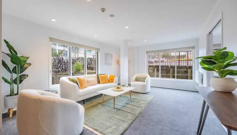 21C/30 Westward Ho, Glen Eden