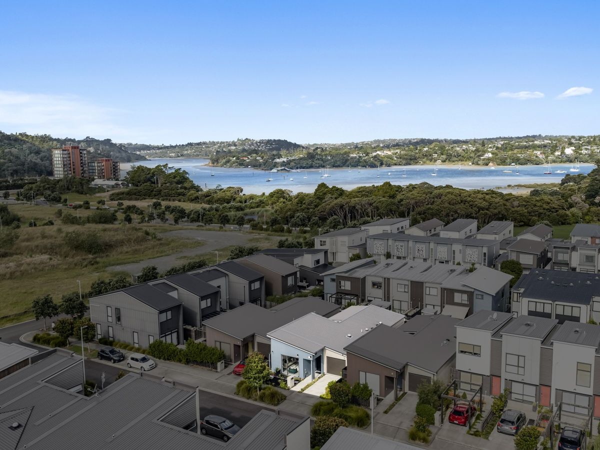 17 Chaffinch Road, Hobsonville, Waitakere City, Auckland - Photo 2