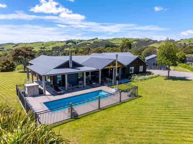 575 Blue Rock Road, Martinborough