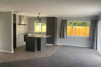 3A Viscount Place, West End