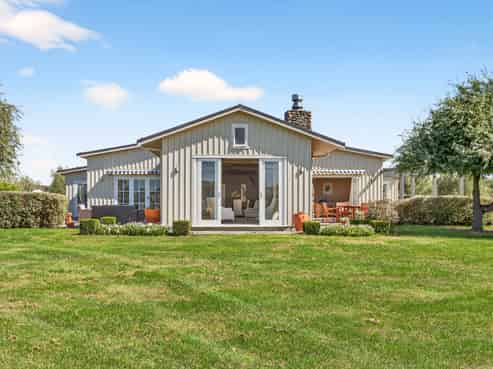 5/239 Lake Ferry Road, Martinborough