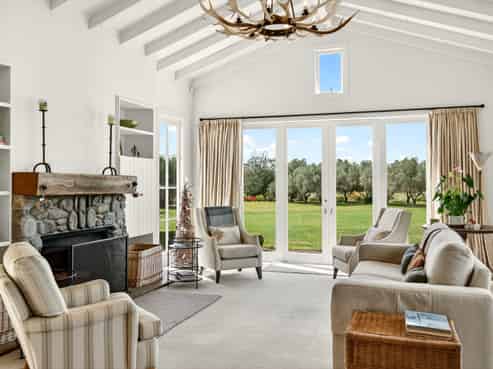 5/239 Lake Ferry Road, Martinborough