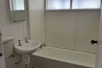 26 Oxford Street, Outer Kaiti