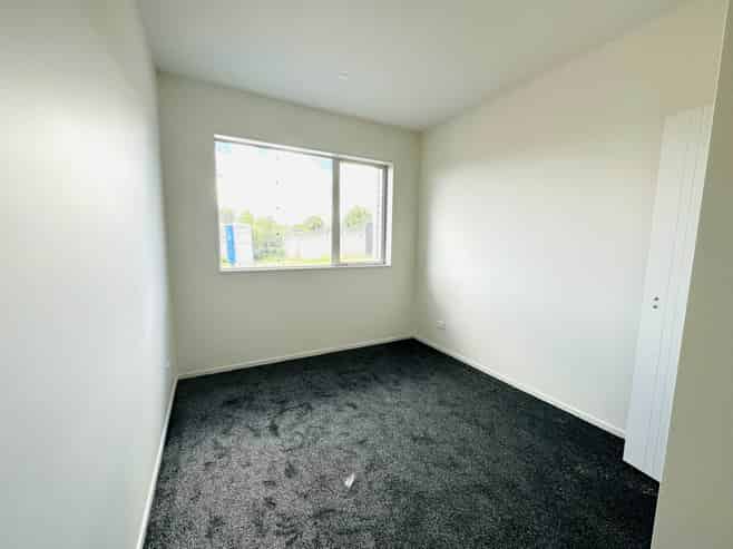 12B Vintage Drive, Henderson