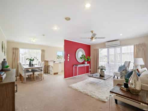 2/239 Edmonton Road, Te Atatu South