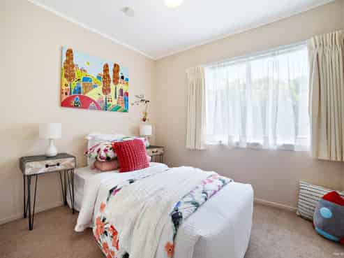 2/239 Edmonton Road, Te Atatu South