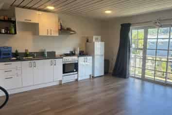 7/553 Hillside Road, Caversham