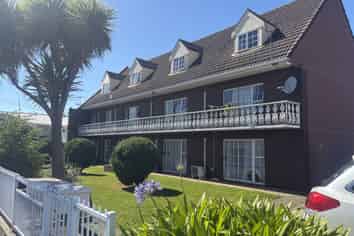 7/553 Hillside Road, Caversham