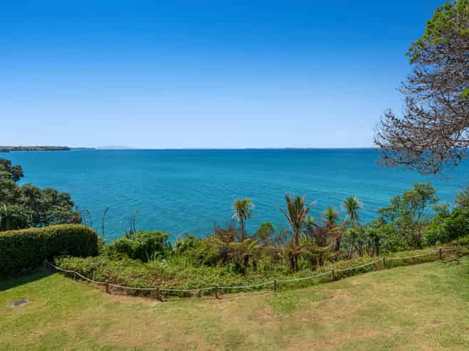 859 Whangaparaoa Road, Manly