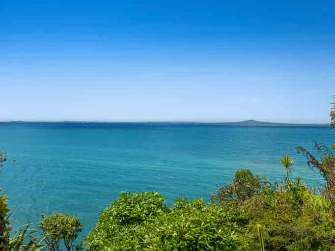 859 Whangaparaoa Road, Manly