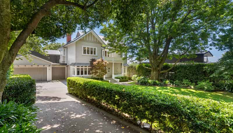 31 Coronation Road, Epsom