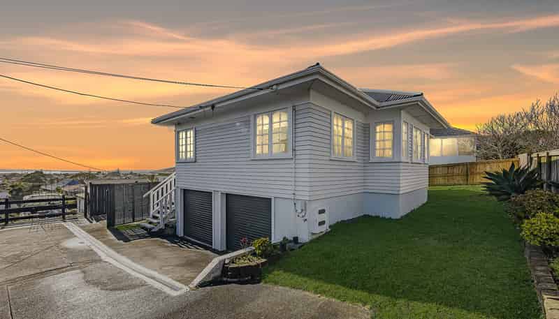 4233 Great North Road, Glendene