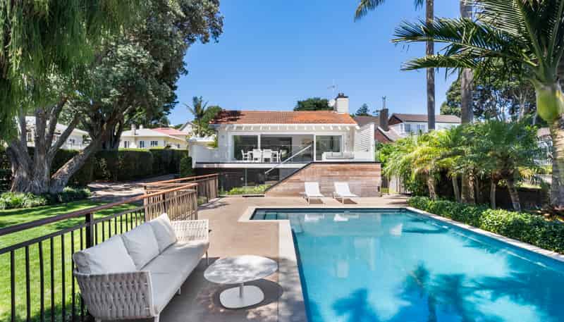 5B Crescent Road, Epsom