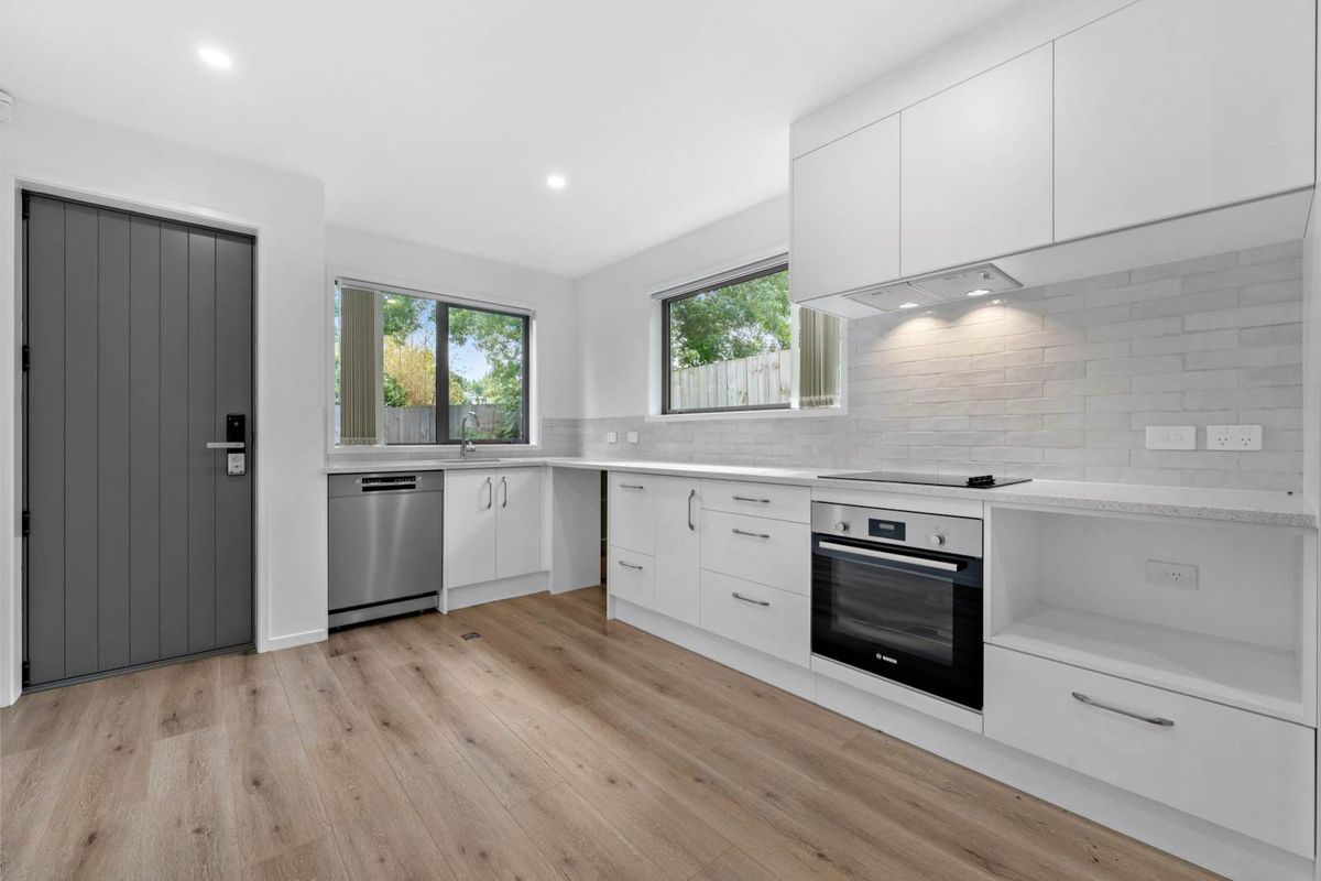 Space, Sun & Serenity in Prime West Harbour - Vista 5