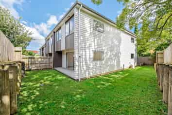 6D Buisson Glade, West Harbour