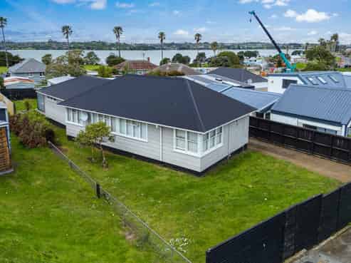 20 Pirangi Street, Point England