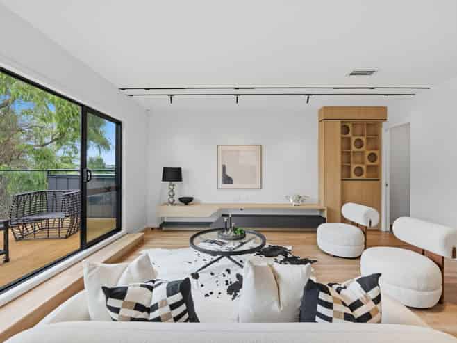 7B Cruickshank Crescent, Meadowbank