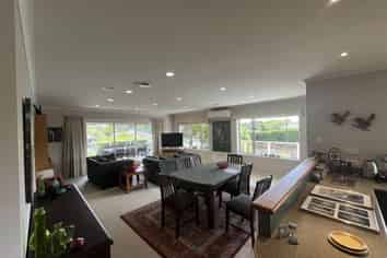 2 Manukaka Heights, Hurdon