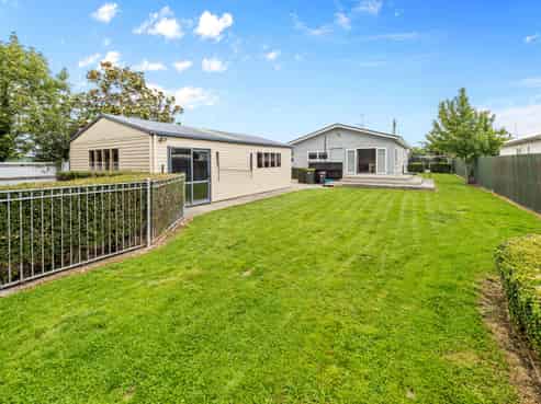 12 Saunders Road, Allenton