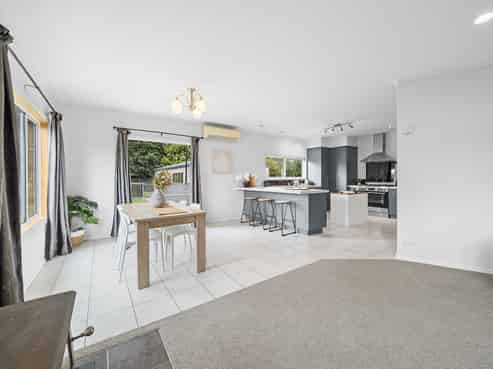 12 Saunders Road, Allenton