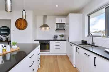 25 Dunstan Crescent, HORNBY