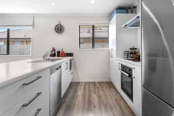 10 Reins Lane, Yaldhurst