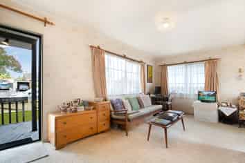 1/215 Waitemata Drive, Ranui