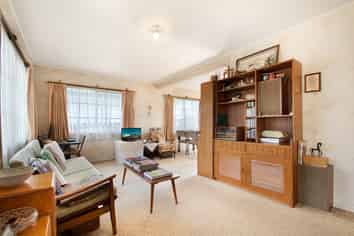 1/215 Waitemata Drive, Ranui