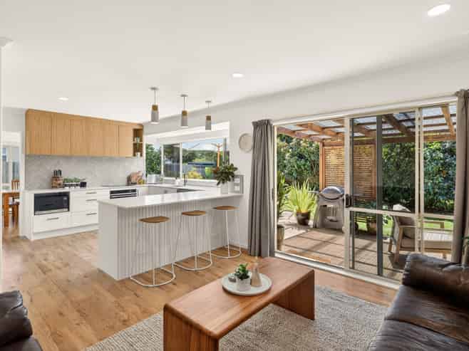 8 Hudson Grove, Papamoa