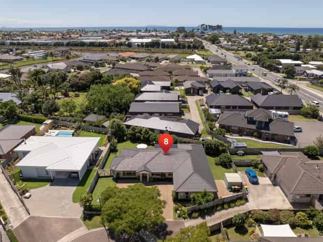 8 Hudson Grove, Papamoa