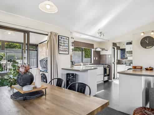 2/62 Shepherd Road, Waipahihi