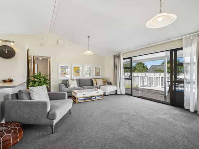 2/62 Shepherd Road, Waipahihi