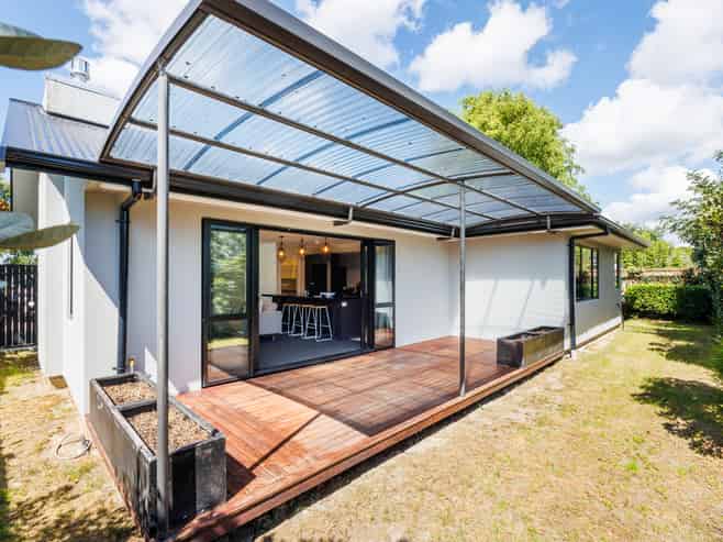 63a Keeling Street, West End