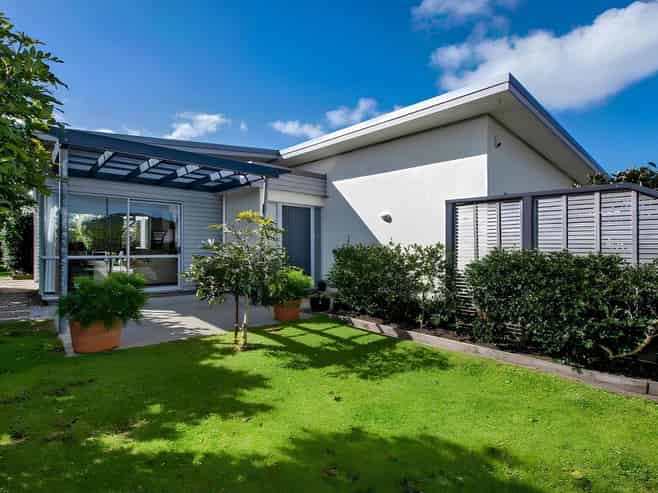 4 Resolution Place, One Tree Point