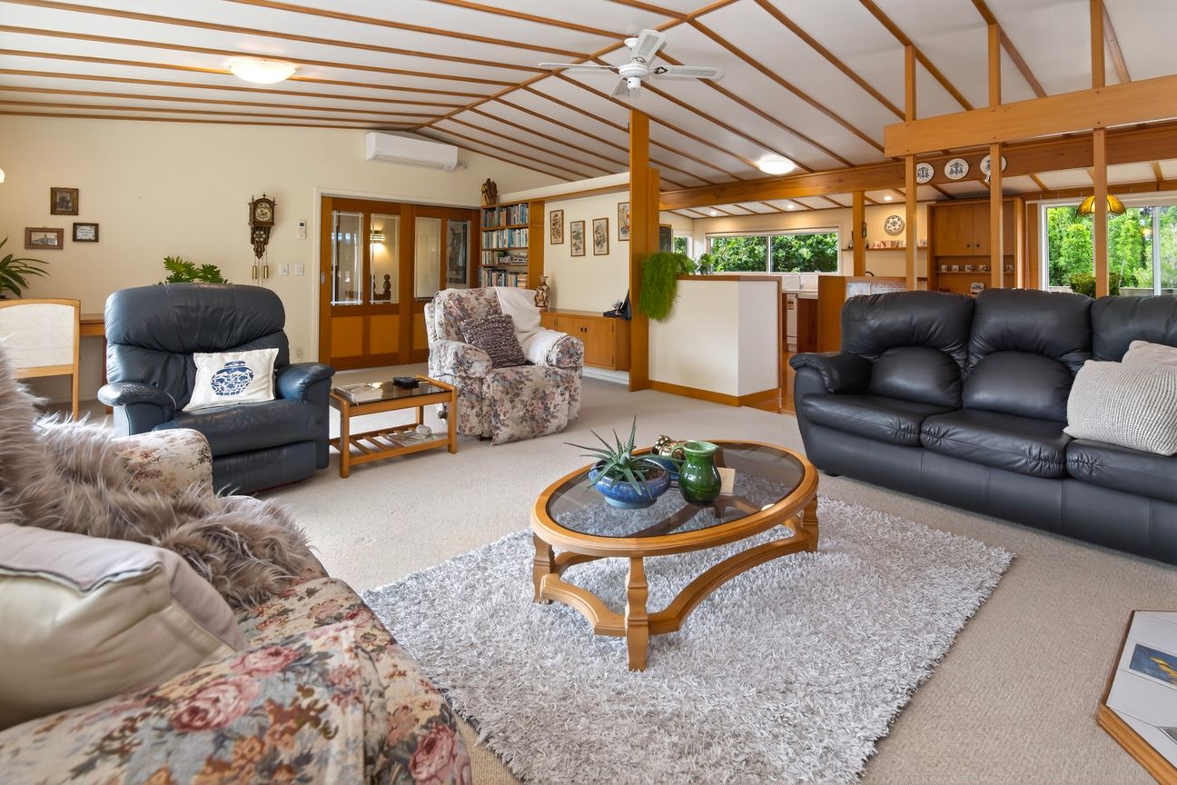 Private Lifestyle Living on Expansive Grounds - Widok 5