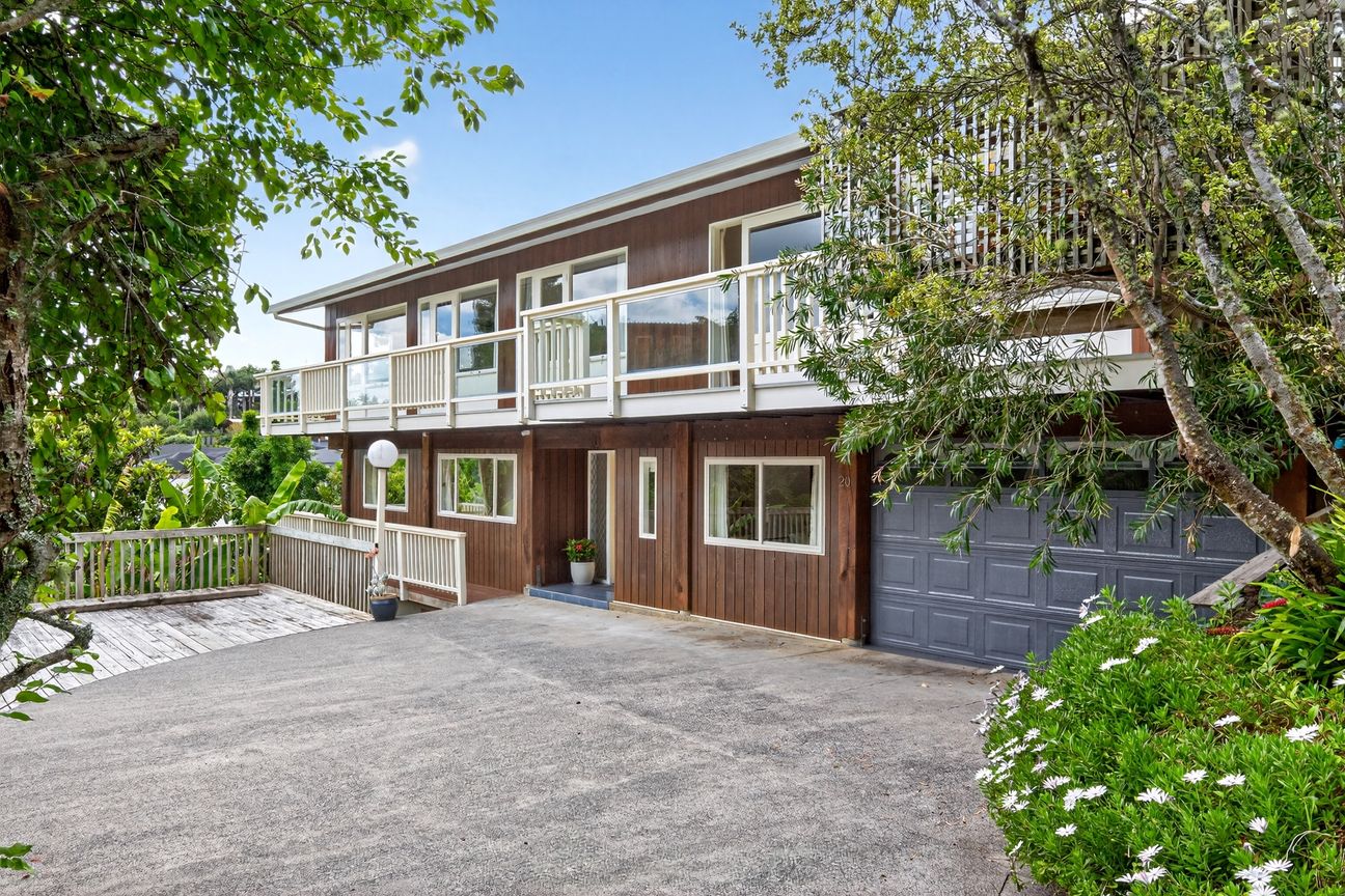 Private Lifestyle Living on Expansive Grounds - Widok 2