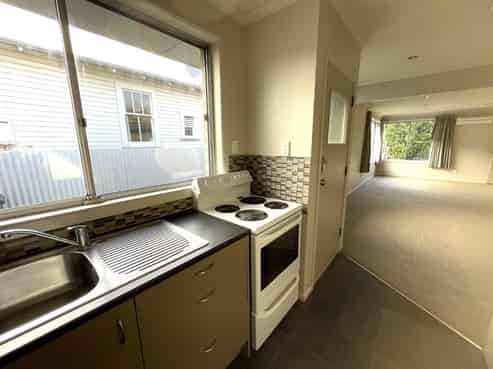 a/400 Southampton Street West, Hastings